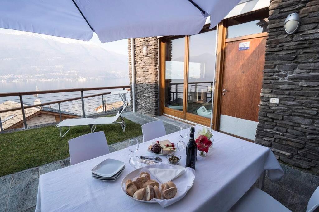 Magic Lake View With Beautiful Pool Area Беллано Экстерьер фото
